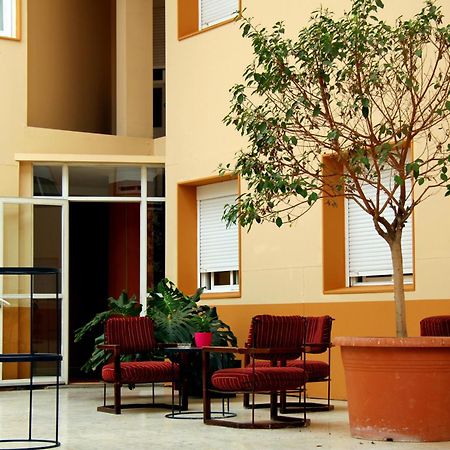 Ahc Hoteles Caces Servizi foto