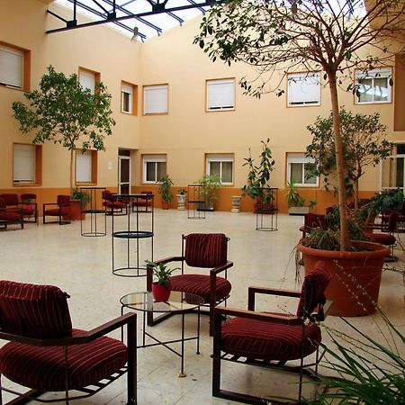Ahc Hoteles Caces Servizi foto