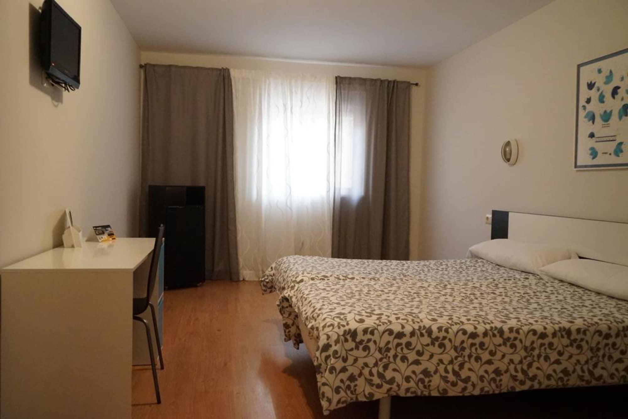 Ahc Hoteles Caces Esterno foto