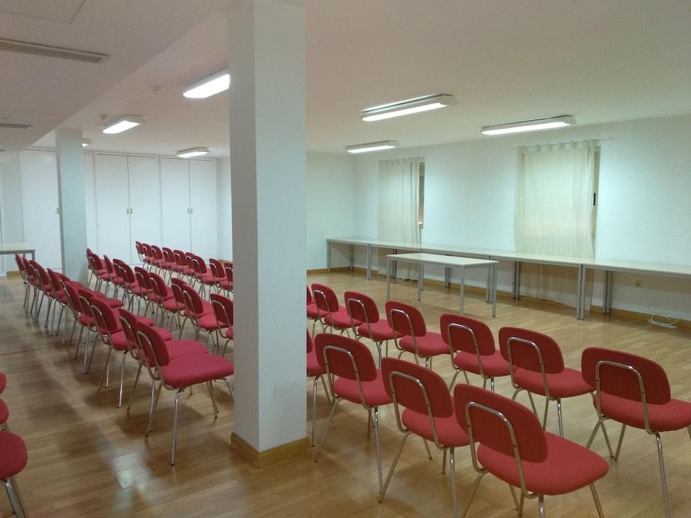 Ahc Hoteles Caces Esterno foto