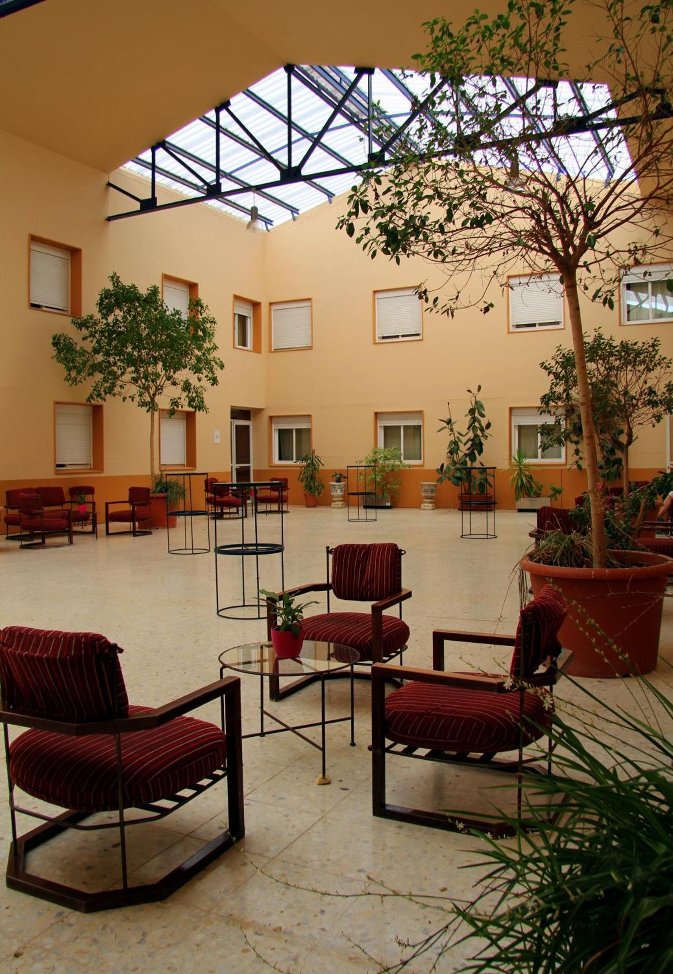 Ahc Hoteles Caces Esterno foto