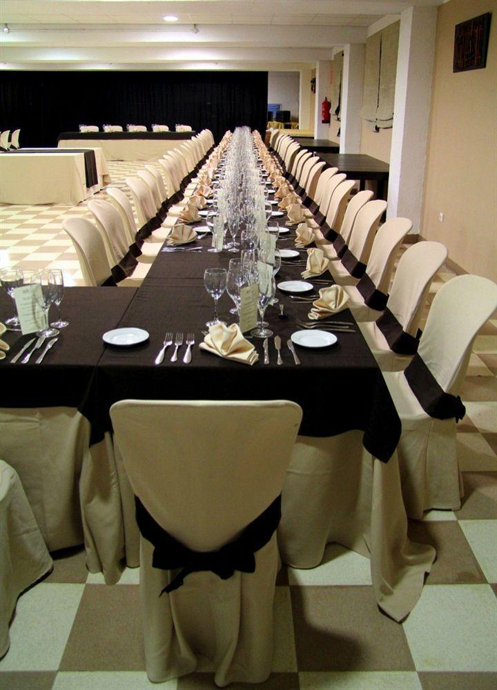 Ahc Hoteles Caces Esterno foto