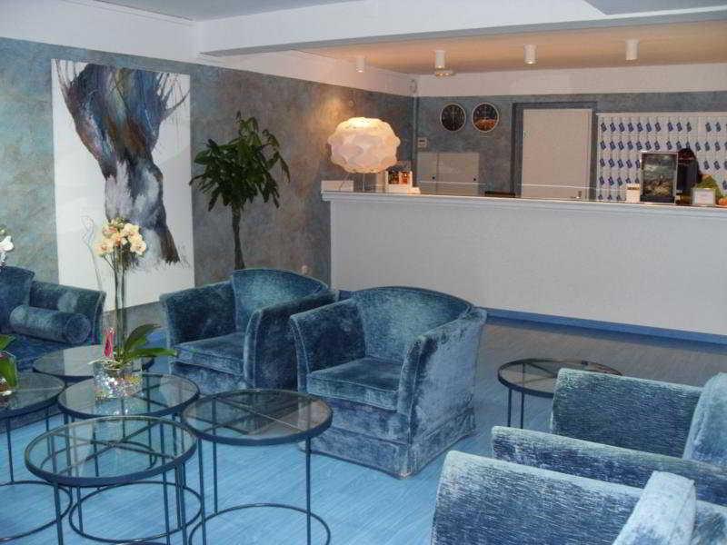 Ahc Hoteles Caces Interno foto