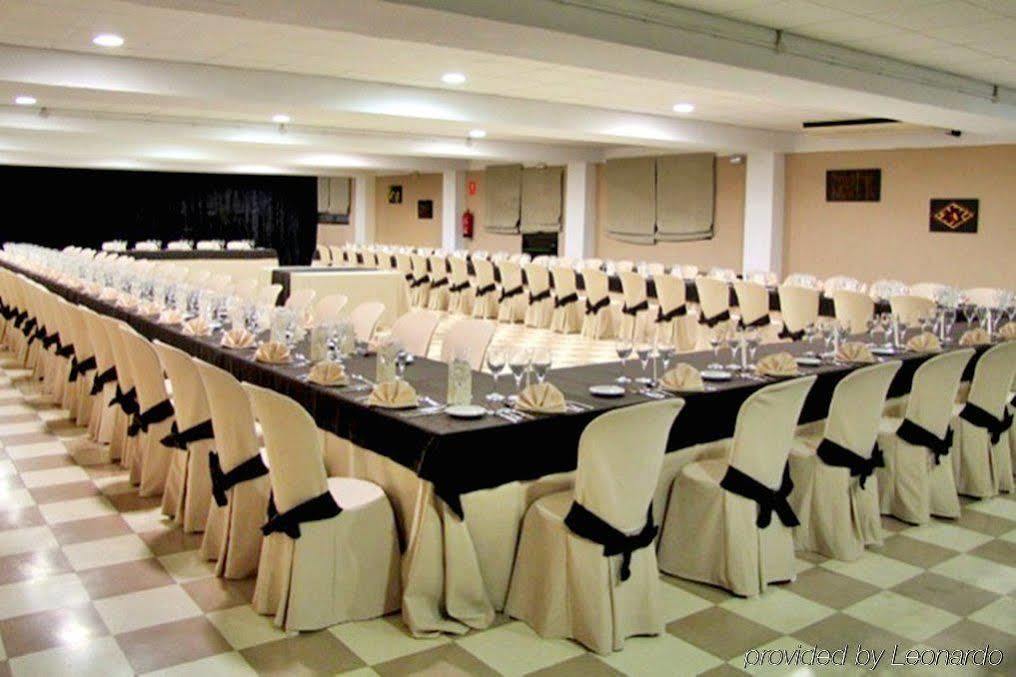 Ahc Hoteles Caces Esterno foto