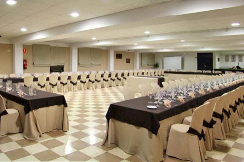 Ahc Hoteles Caces Esterno foto
