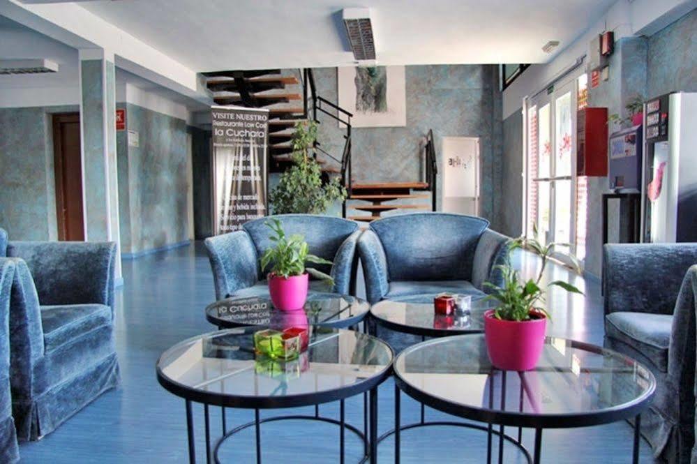 Ahc Hoteles Caces Esterno foto